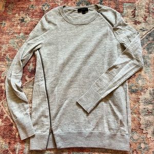 100% merino wool sweater with zipper details